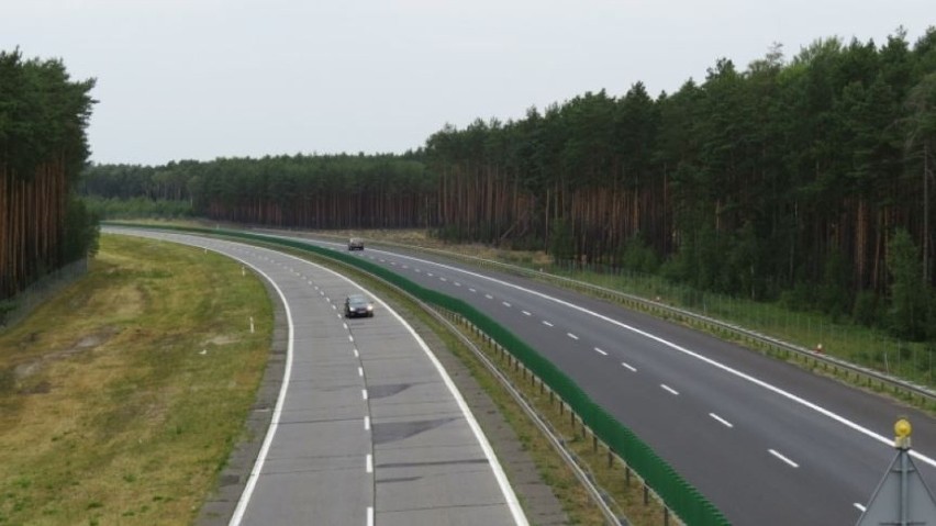 Umowa na prace projektowe autostrady A18 została podpisana 9...