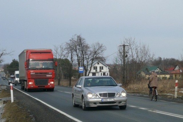 Z pewnością z kolejnego odcinka ścieżki rowerowej ucieszą się rowerzyści, którzy do tej pory na ul. Piłsudskiego musieli podróżować w bliskim towarzystwie samochodów