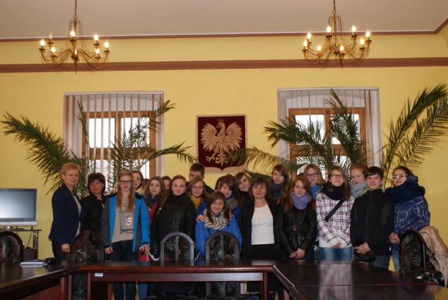 Uczniowie PG nr 1 w Boguszowie-Gorcach w Ratuszu