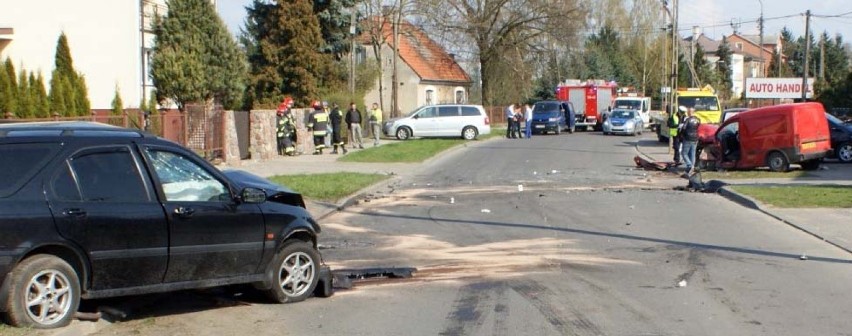 W wypadku na ul. Nowogrodzkiej w Łomży ucierpiały trzy osoby