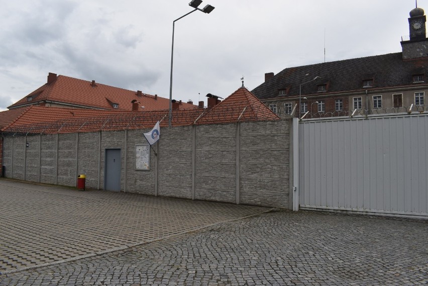 Więzienie w Wałowicach już po raz drugi stanęło przed groźbą...