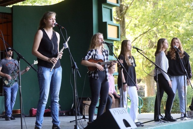 Letnie Granie w Legnicy - koncert harcerskiego zespołu "Chwila refleksji" w 2021 roku