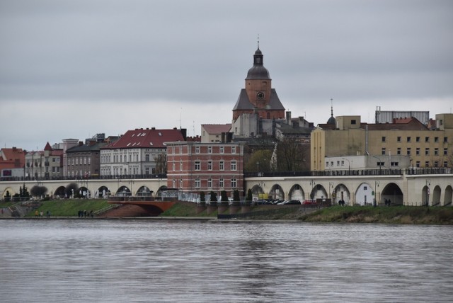 W Gorzowie jest coraz mniej zameldowanych oraz mniej kobiet. W dwa lata liczba pań zmniejszyła się o 3 344. „Rdzennych” gorzowian jest mniej niż 108 tys.