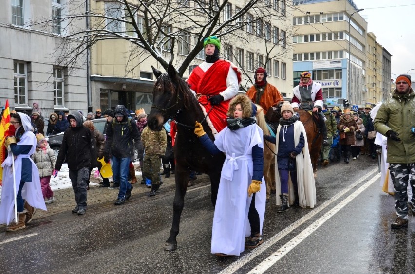 Barwny orszak Trzech Króli w Gdyni [ZDJĘCIA]