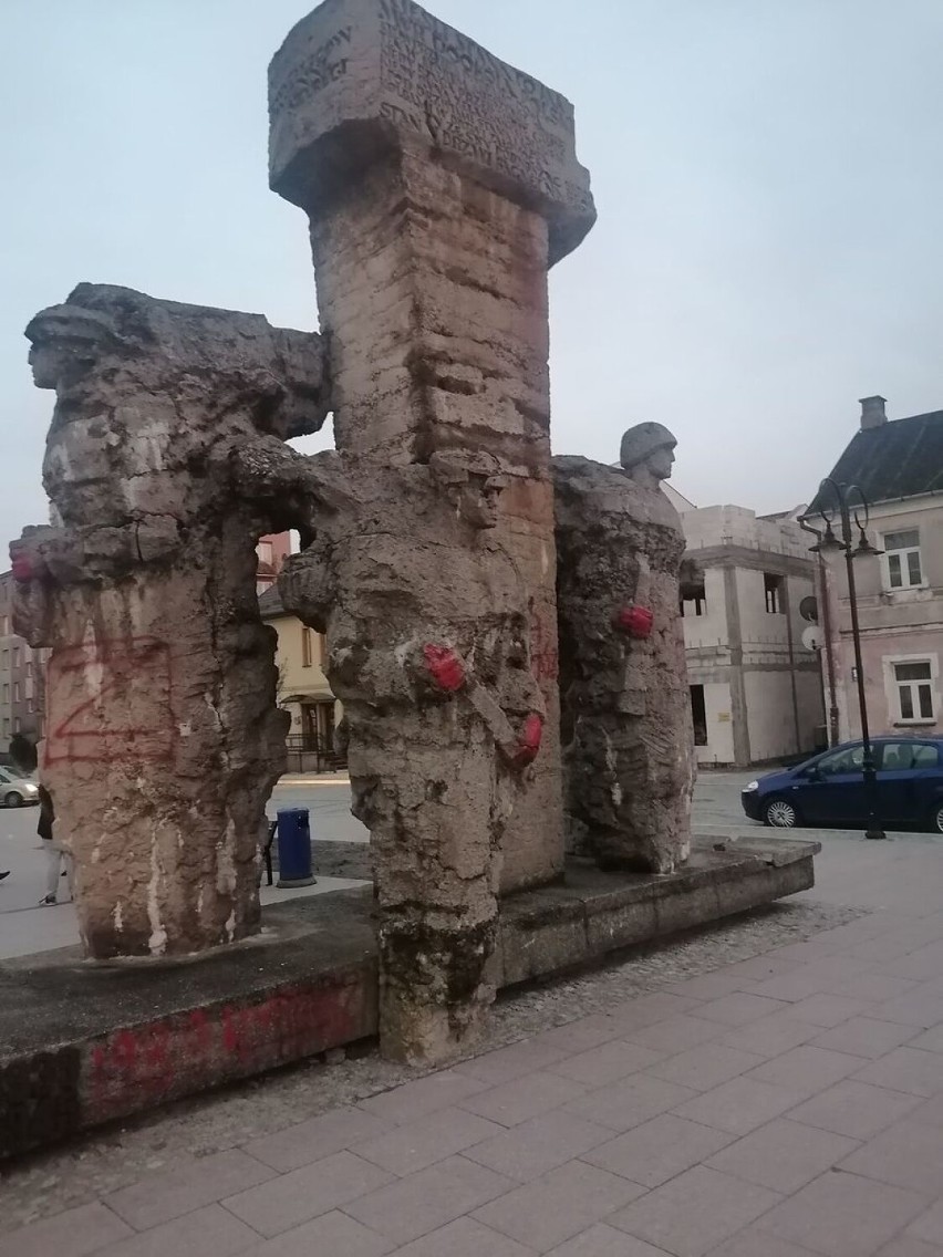 Zatrzymany został  sprawca  uszkodzenia pomnika pamięci we Włodawie