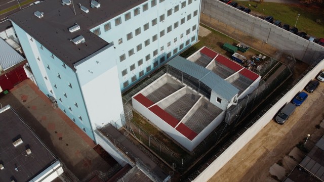 Fotografie Aresztu Śledczego w Zielonej Górze zrobione z powietrza ukazują nam obiekt w pełnej krasie. Co kryją mury przy ulicy Łużyckiej? Zobacz więcej zdjęć >>>