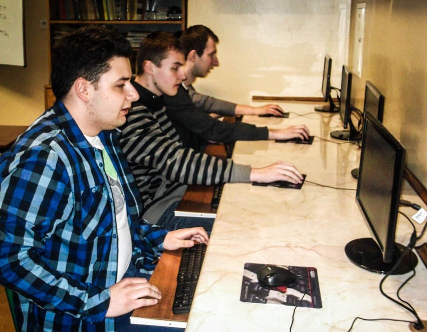 Turniej gier komputerowych we wronieckim internacie FOTO