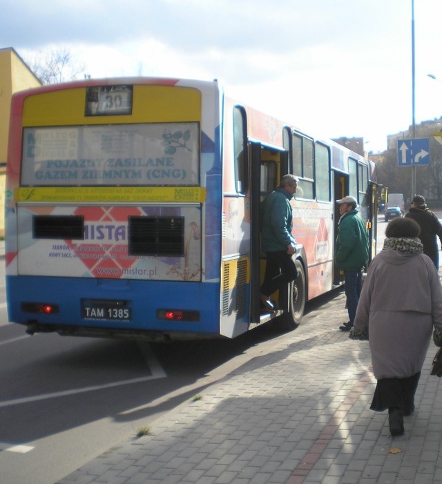 Na liniach, które korzystać będą z objazdów, kontrolerzy biletów mają być mniej restrykcyjni