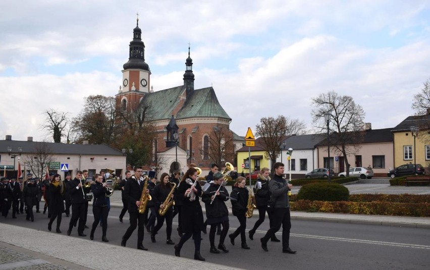 Krzepice: Obchody Święta Niepodległości [ZDJĘCIA]. Tak mieszkańcy świętowali 101. rocznicę odzyskania niepodległośc