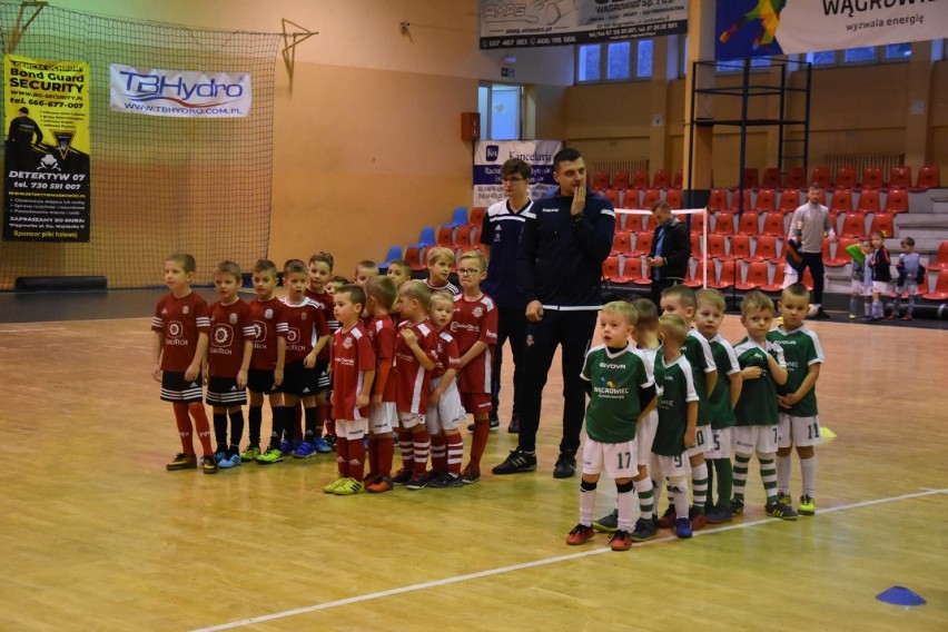 Turniej Piłki Nożnej Halowej dla dzieci w Wągrowcu [ZDJĘCIA]