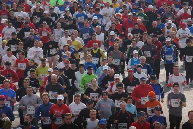 Ul. Grunwaldzka w Śremie zamknięta na czas maratonu. Proboszcz protestuje