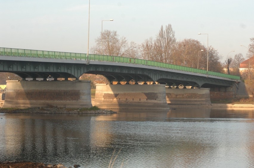 Wody Polskie chcą podnieść most na Warcie, aby usprawnić...