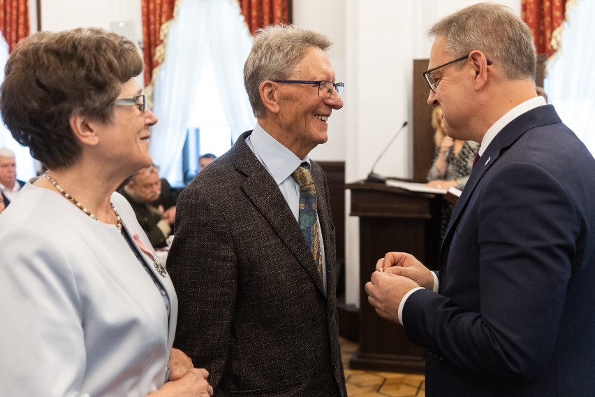 Otrzymali od Prezydenta RP wyjątkowe odznaczenia: za długoletnie pożycie małżeńskie