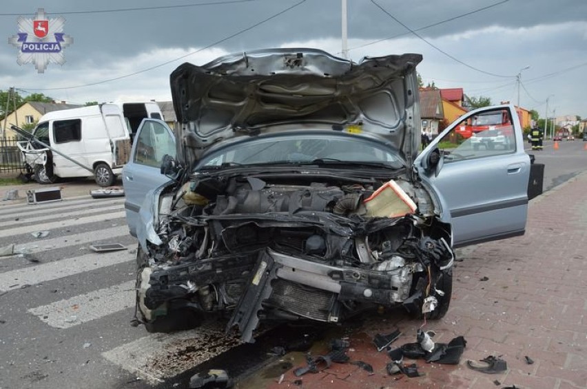 Wypadek w Tarnogrodzie: pijany kierowca uciekał pieszo przez...