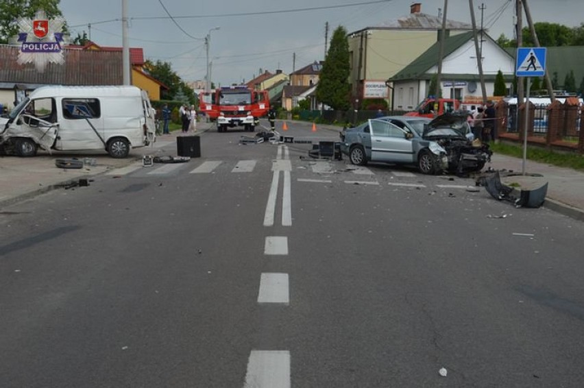 Wypadek w Tarnogrodzie: pijany kierowca uciekał pieszo przez...
