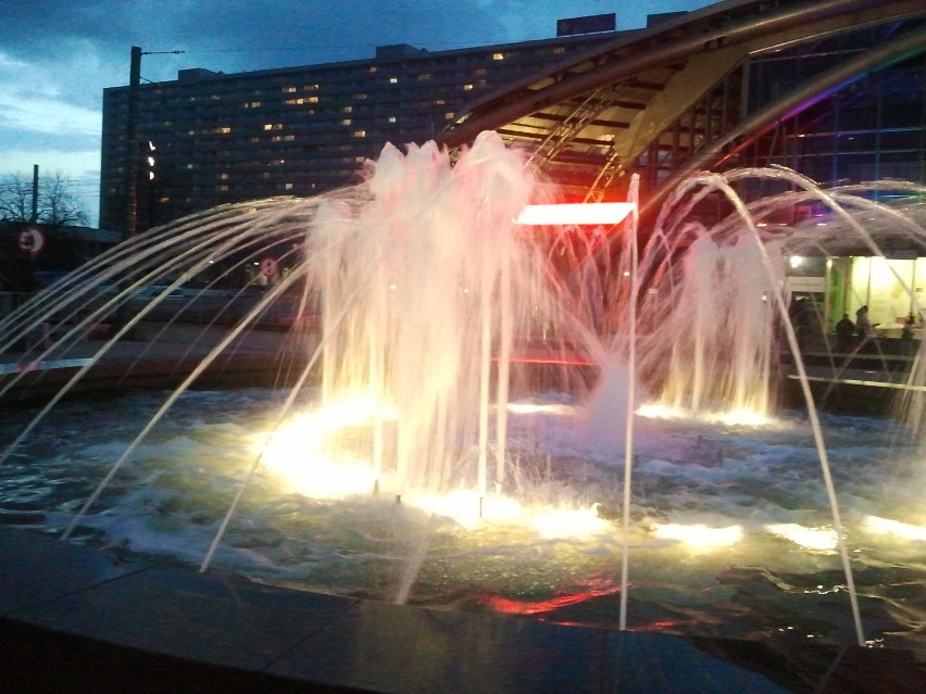 Katowice, rondo: Fontanna już działa [WIDEO]. A inne fontanny w Katowicach?