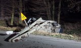 Wypadek w Strzelcach pod Namysłowem. Pijany 24-letni kierowca bmw uderzył w betonowy słup napowietrznej sieci energetycznej
