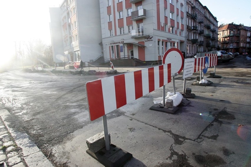 Remont ulicy Mickiewicza i Oświęcimskiej w Legnicy [ZDJĘCIA]