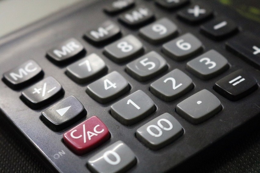 Sprawdzamy kalkulator wynagrodzeń w 2023 roku....