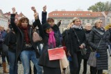 Czarny protest w Koninie. Na placu Wolności wściekłe kobiety [ZDJĘCIA]