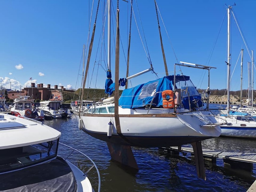 Wodowanie jachtów w Kołobrzegu - sezon żeglarski tuż, tuż