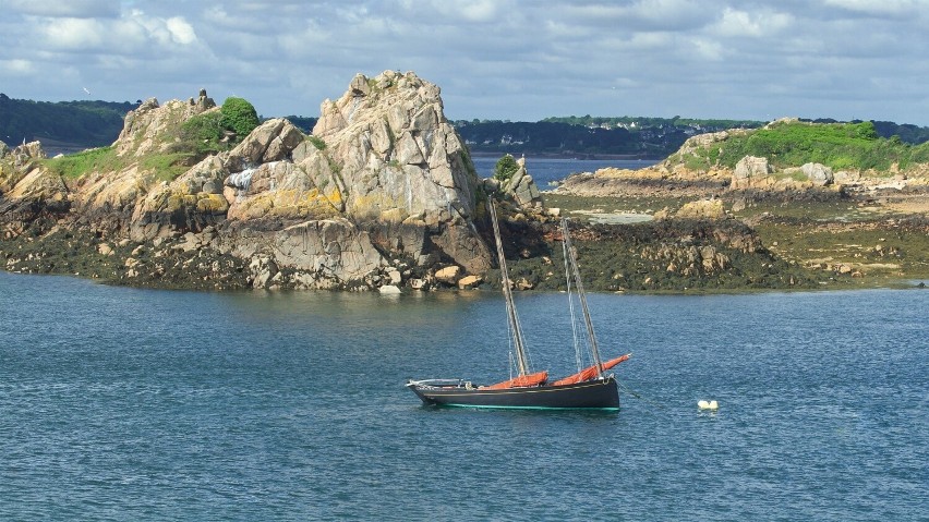 Na wyspie Bréhat, leżącej w regionie Bretania, od 14 lipca...