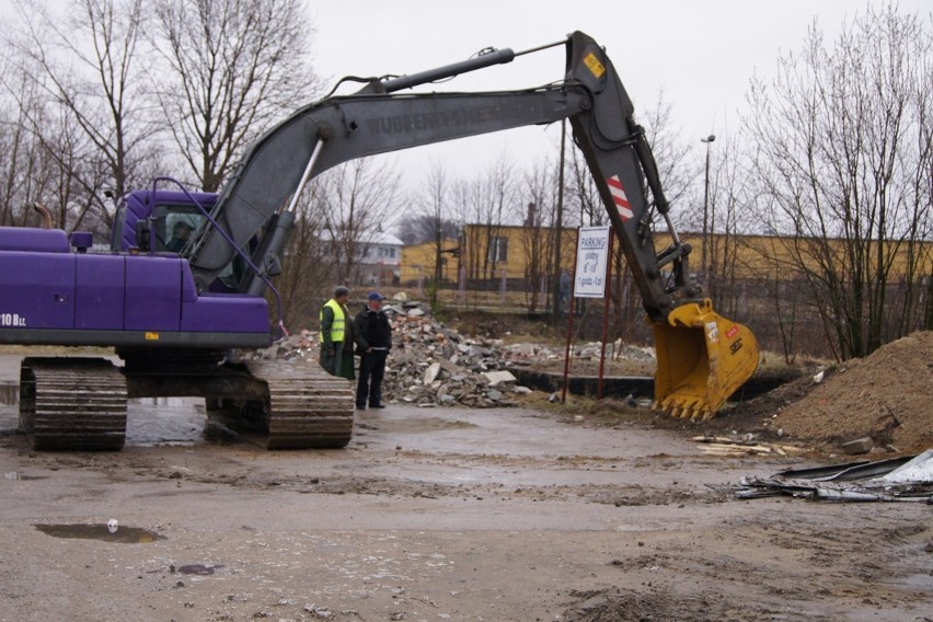 Budynek Carosa poszedł pod młotek! Foto i Wideo