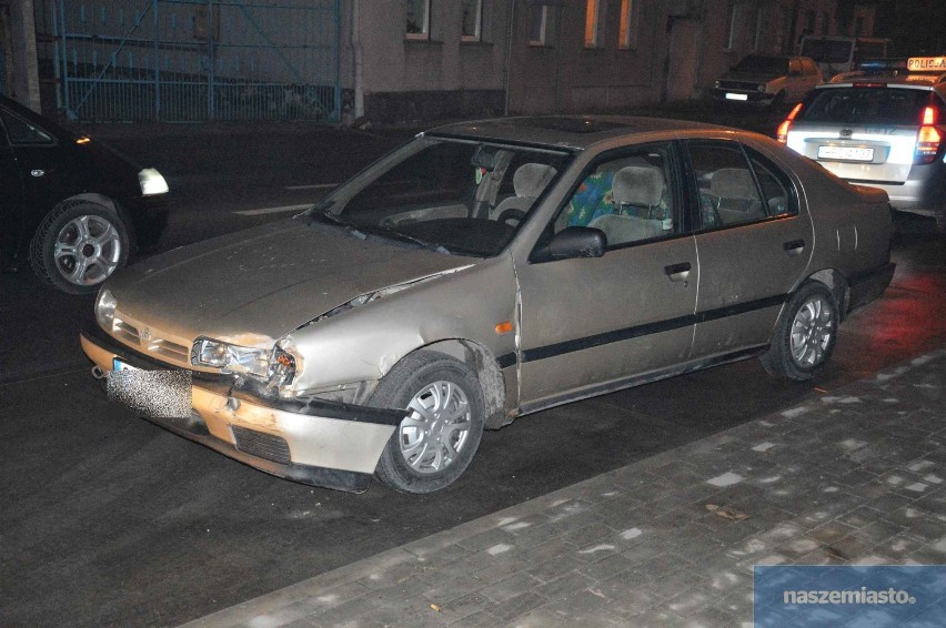 Wypadek na skrzyżowaniu ulic Kapitulna - Miła we Włocławku. Sprawca jechał z sądowym zakazem