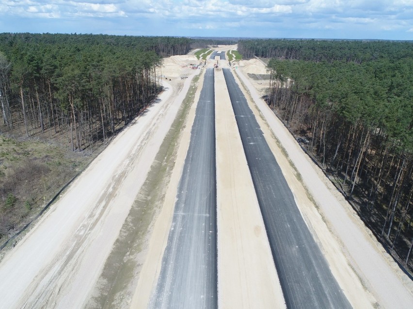 Chiński Stecol dostał zezwolenie na S14. Prace przy budowie zachodniej obwodnicy Łodzi ruszą pełną parą. W lipcu kolejne odcinki z asfaltem