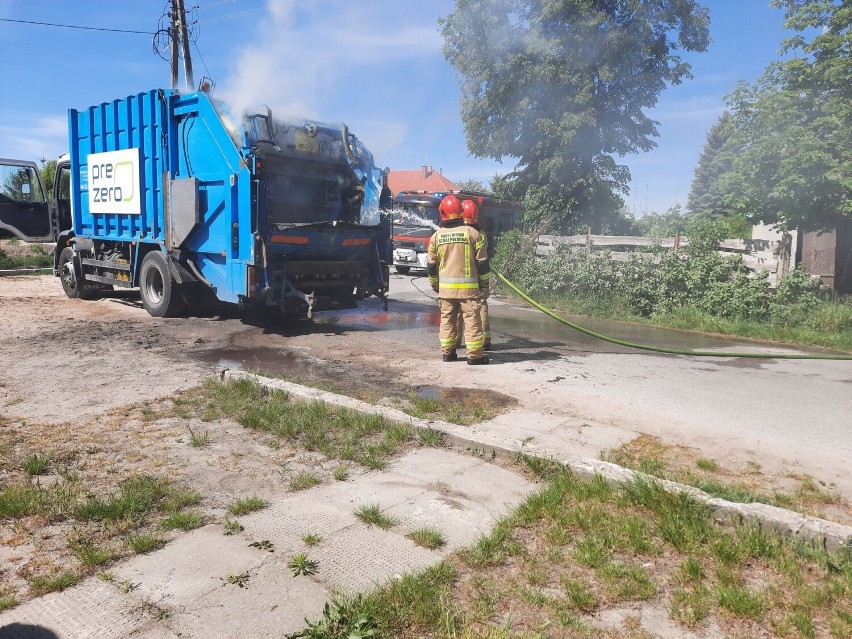 Na ulicy Lotniczej w Radomiu zapaliła się śmieciarka
