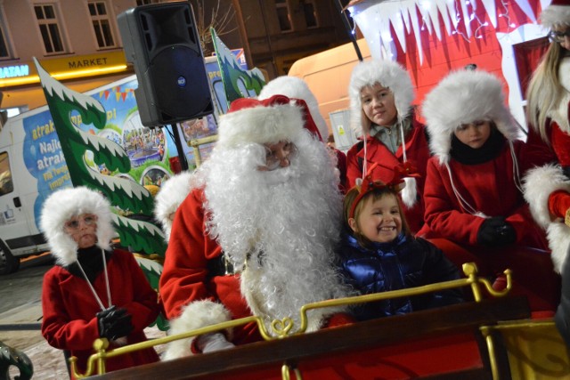 Święty Mikołaj zawita do Sępólna Krajeńskiego i Więcborka. Najbliższe kilka dni obfitować będą w koncerty, jarmarki i świąteczne spotkania.