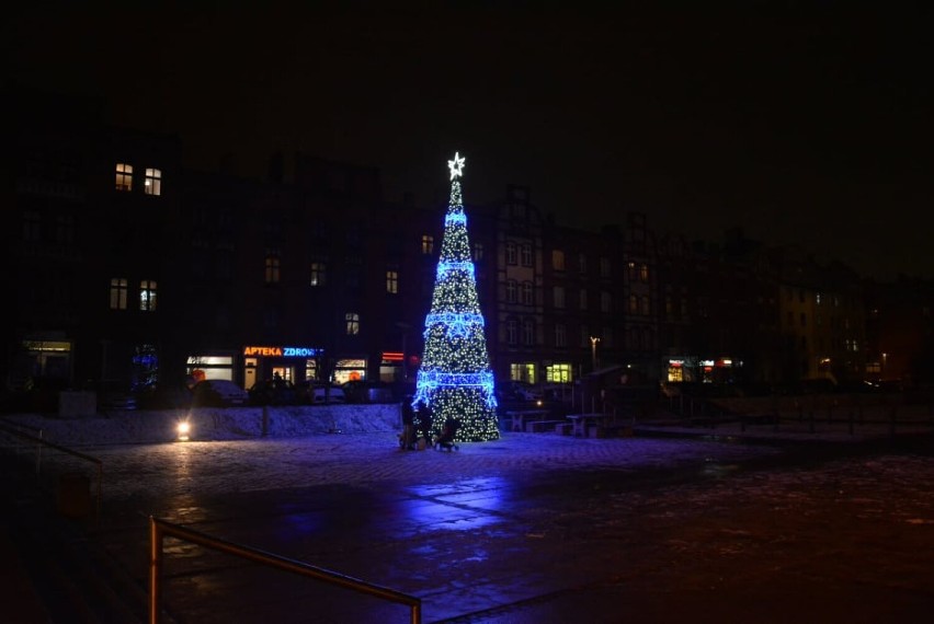 Ruda Śląska: Coraz bliżej Święta! W Rudzie Śląskiej instalują świąteczne iluminacje 