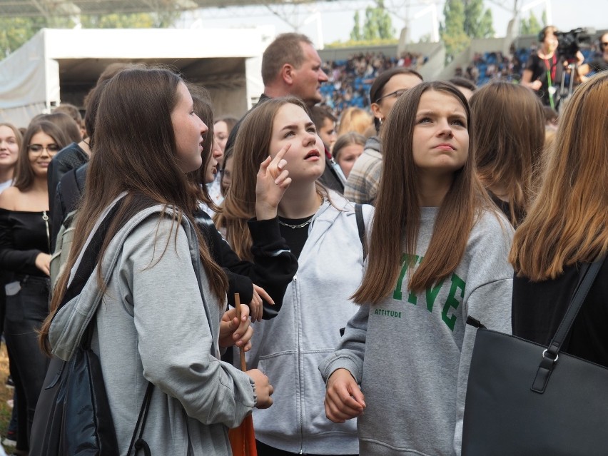 Arcybiskup Ryś przeprasza za mszę na Arenie Młodych. Zdaniem części księży dopuścił się profanacji