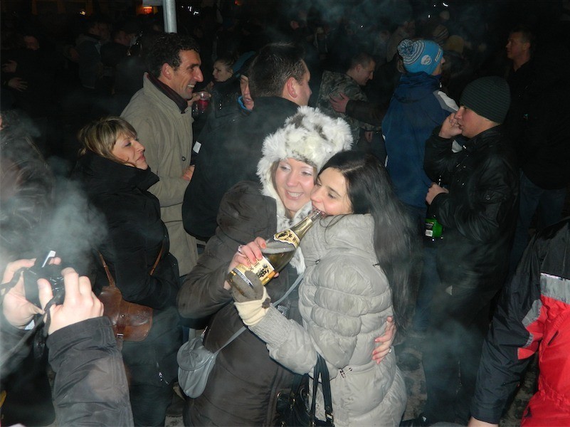 Zakopane: tłumy witały nowy rok na Krupówkach [FOTO]