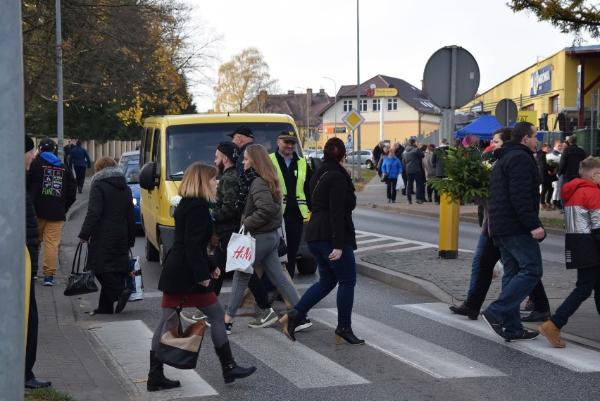 Dzień Wszystkich Świętych na miasteckim cmentarzu (FOTO)