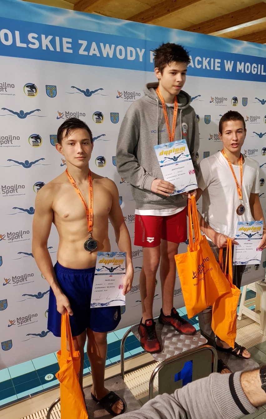 12 medalowych lokat pływaków Wodnika Włocławek podczas zawodów w Mogilnie [zdjęcia]