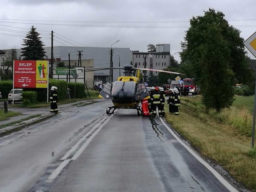 Poręba: Wypadek w pobliżu dyskoteki Weekend. Śmigłowiec zabrał rannego [ZDJĘCIA]