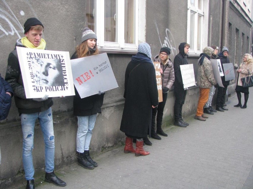 Ostrowski sąd skazał policjantów, którzy znęcali się nad zatrzymanymi [FOTO]