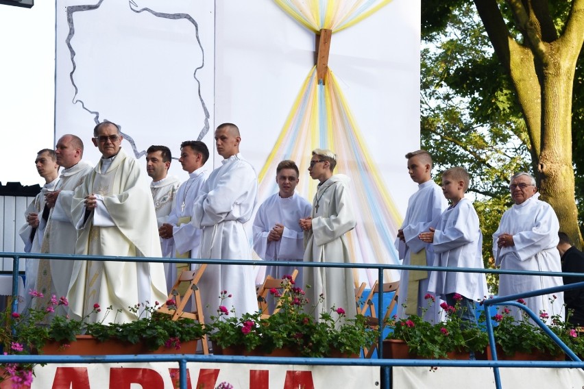 Wyruszyła 37. Janowska Piesza Pielgrzymka na Jasną Górę. Zobaczcie zdjęcia! (ZDJĘCIA)