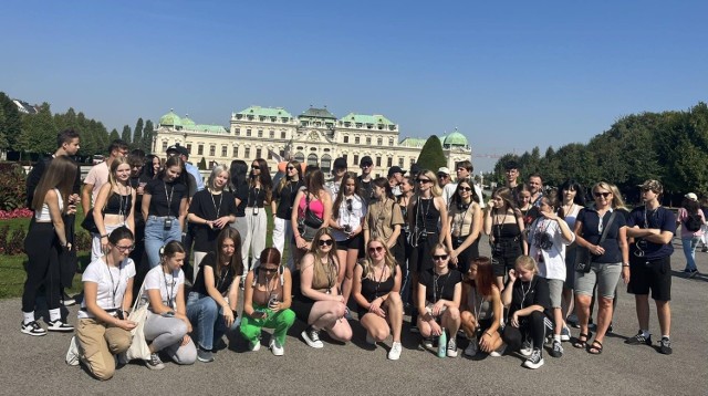 Uczniowie liceum w Kazimierzy Wielkiej podziwiali między innymi kompleks pałacowy Schönbrunn