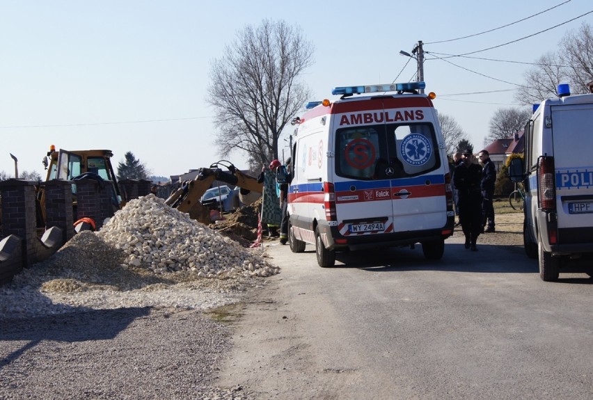 Tragiczny wypadek przy pracy w Ładzicach. Zginął mężczyzna...