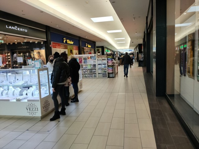 W centrum handlowym M1 1 lutego otwarte zostały wszystkie sklepy Zobacz kolejne zdjęcia/plansze. Przesuwaj zdjęcia w prawo - naciśnij strzałkę lub przycisk NASTĘPNE