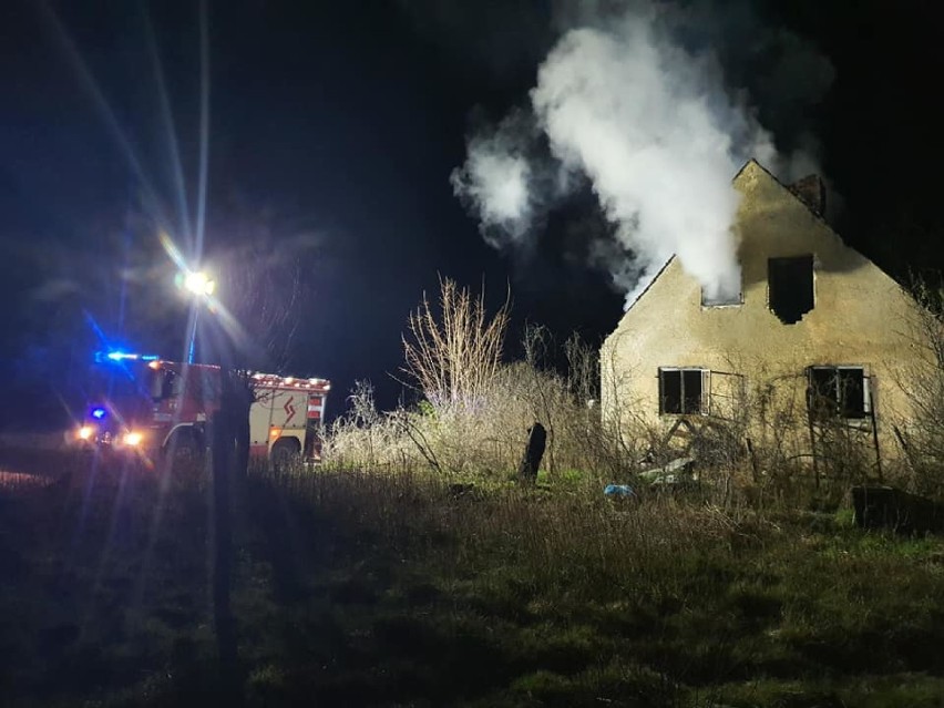 Pożar w Łeknicy koło Barwic. Szybka akcja OSP [zdjęcia]