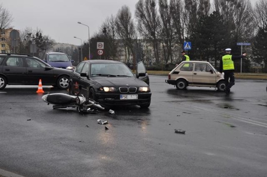 Wypadek pod Lidlem, jedna osoba ranna. (13.3.2015 r.)