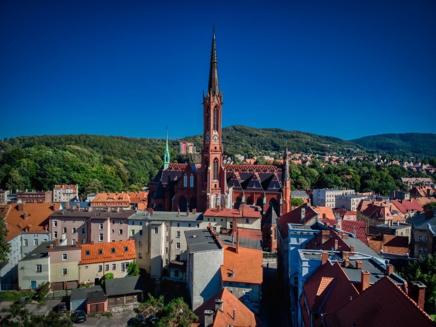 Śródmieście Wałbrzycha na unikalnych zdjęciach z ziemi i z...