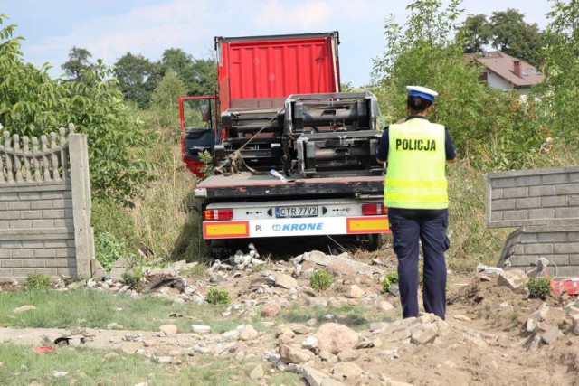 Wypadek na drodze nr 5: TIR wypadł z drogi