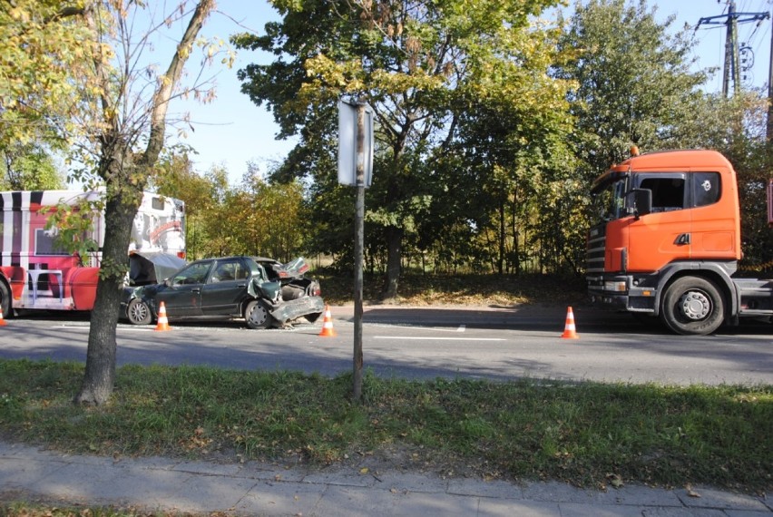 Wypadek na ul. Ujezdzkiej w Tomaszowie i w Łaznowskiej Woli [ZDJĘCIA]