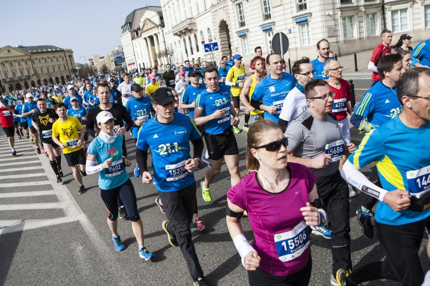 Ruszają zapisy na Półmaraton Warszawski 2017. Bieg startuje...