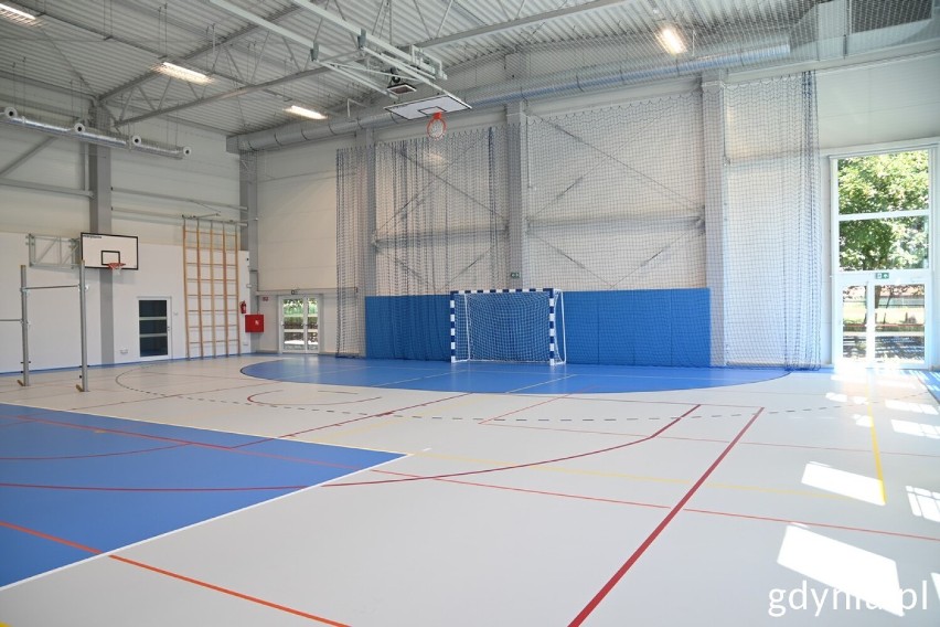 Nowa hala sportowa przy Szkole Podstawowej nr 33 na Oksywiu. Kosztowała ponad 8 milionów złotych