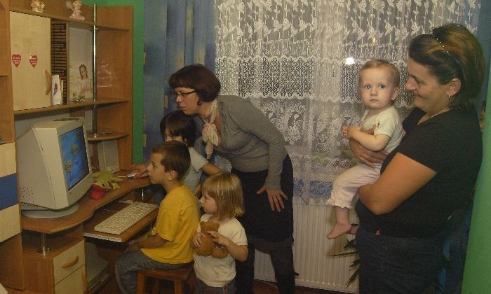 Opole Lubelskie: Chrześcijańska Służba Charytatywna przekazała dzieciom komputery
